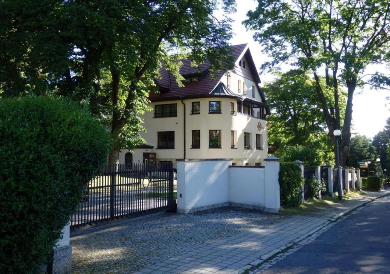Jasny Dwor Hotell Polanica-Zdrój Exteriör bild