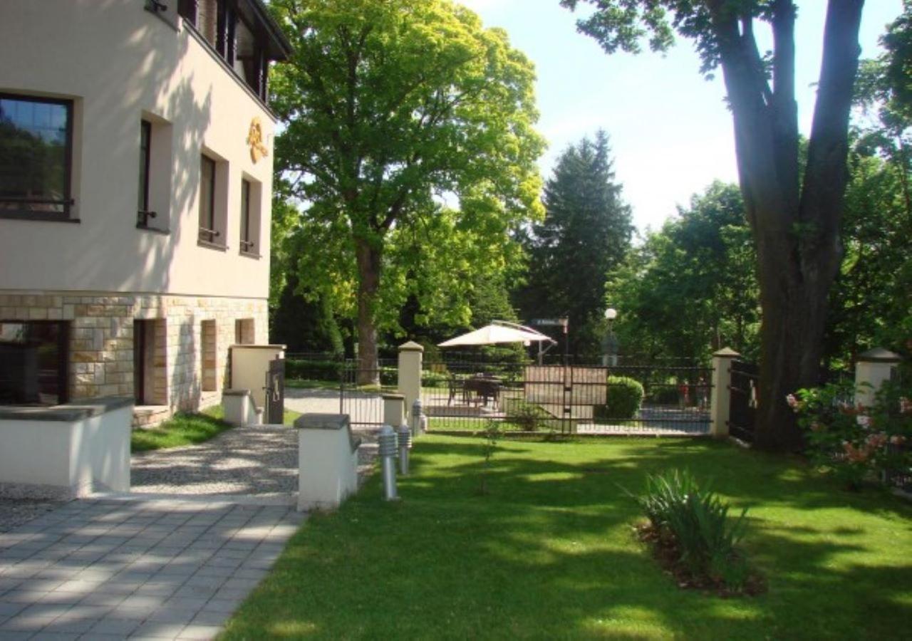 Jasny Dwor Hotell Polanica-Zdrój Exteriör bild