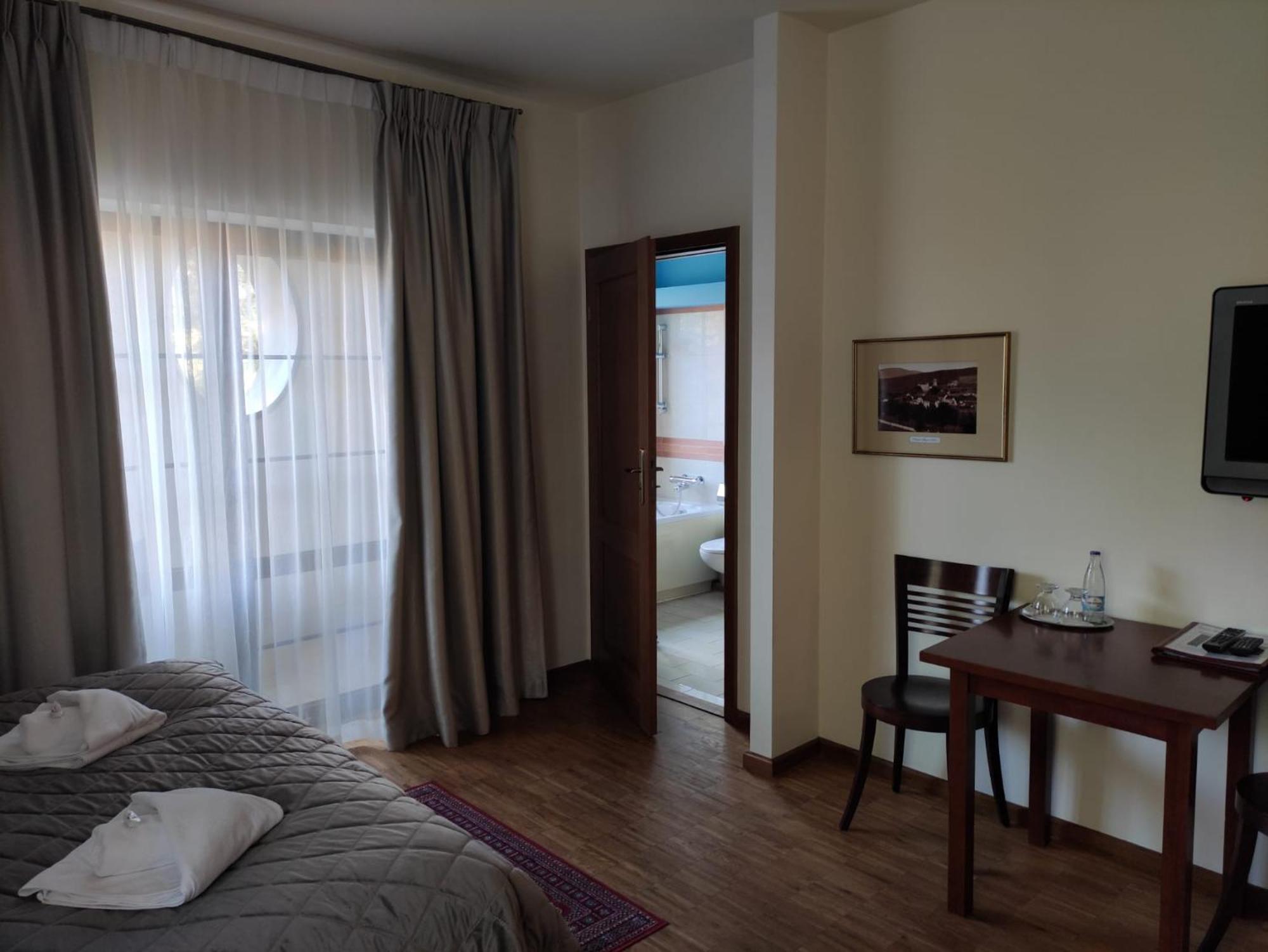 Jasny Dwor Hotell Polanica-Zdrój Exteriör bild