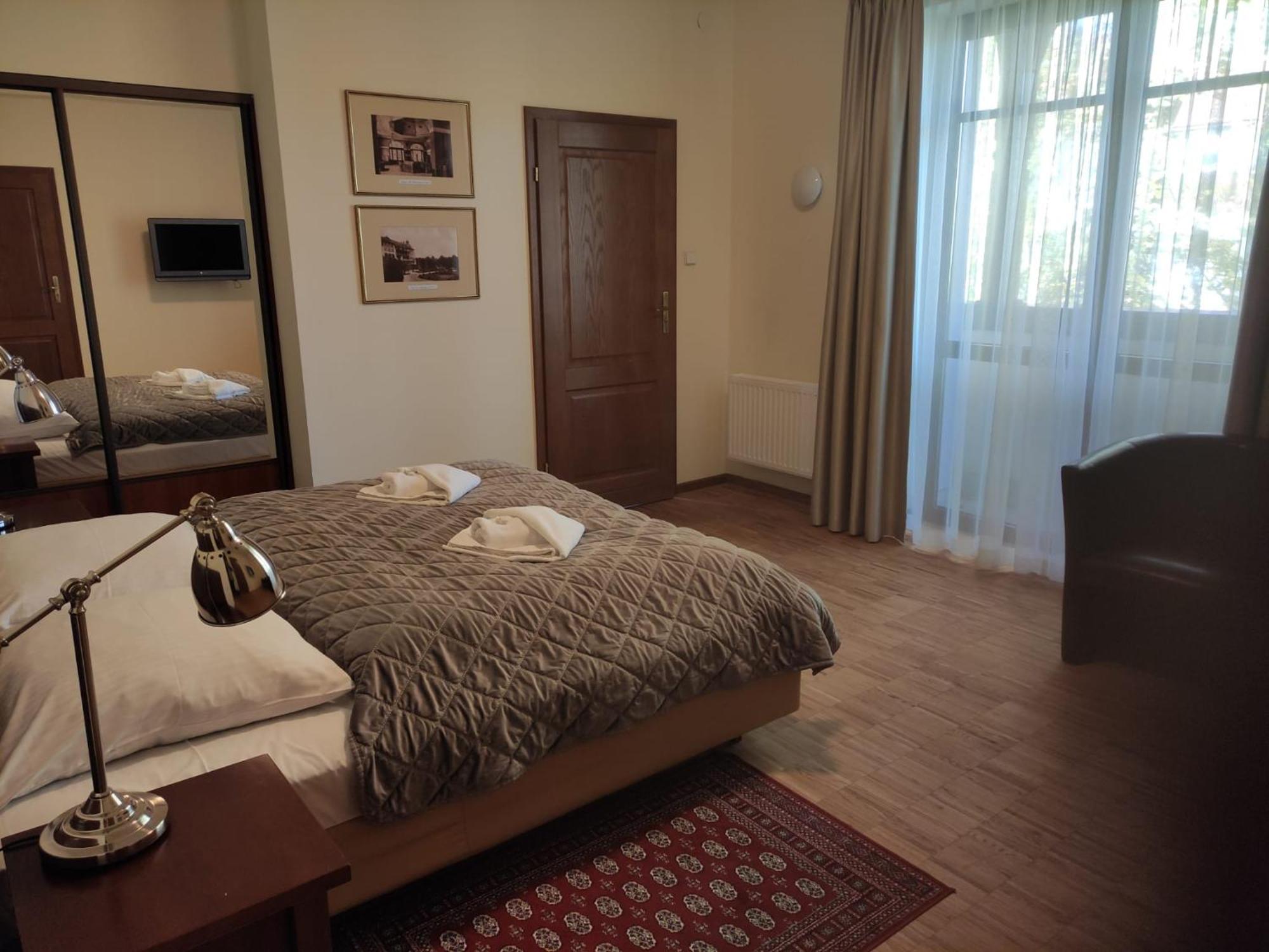 Jasny Dwor Hotell Polanica-Zdrój Exteriör bild