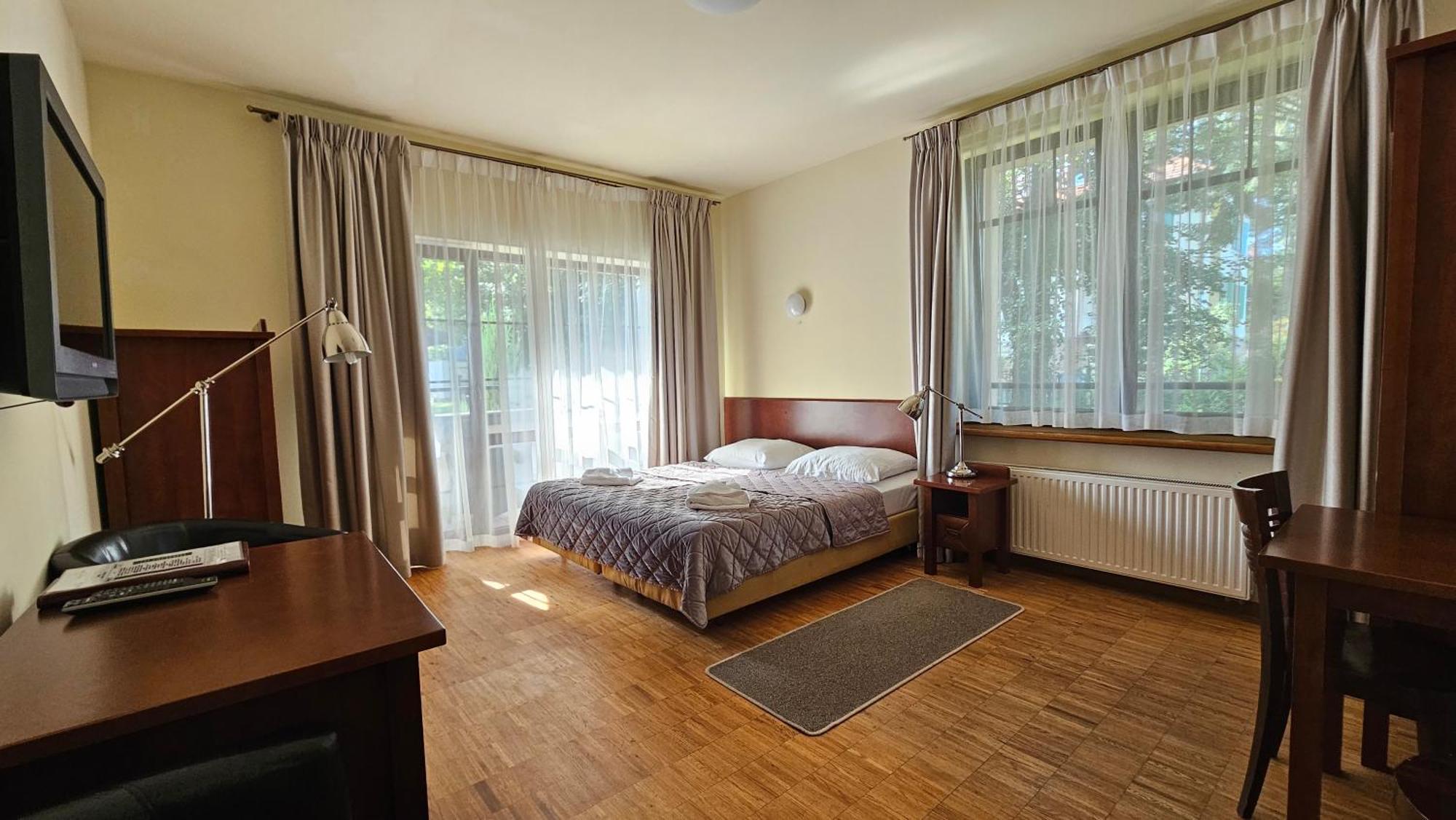 Jasny Dwor Hotell Polanica-Zdrój Exteriör bild