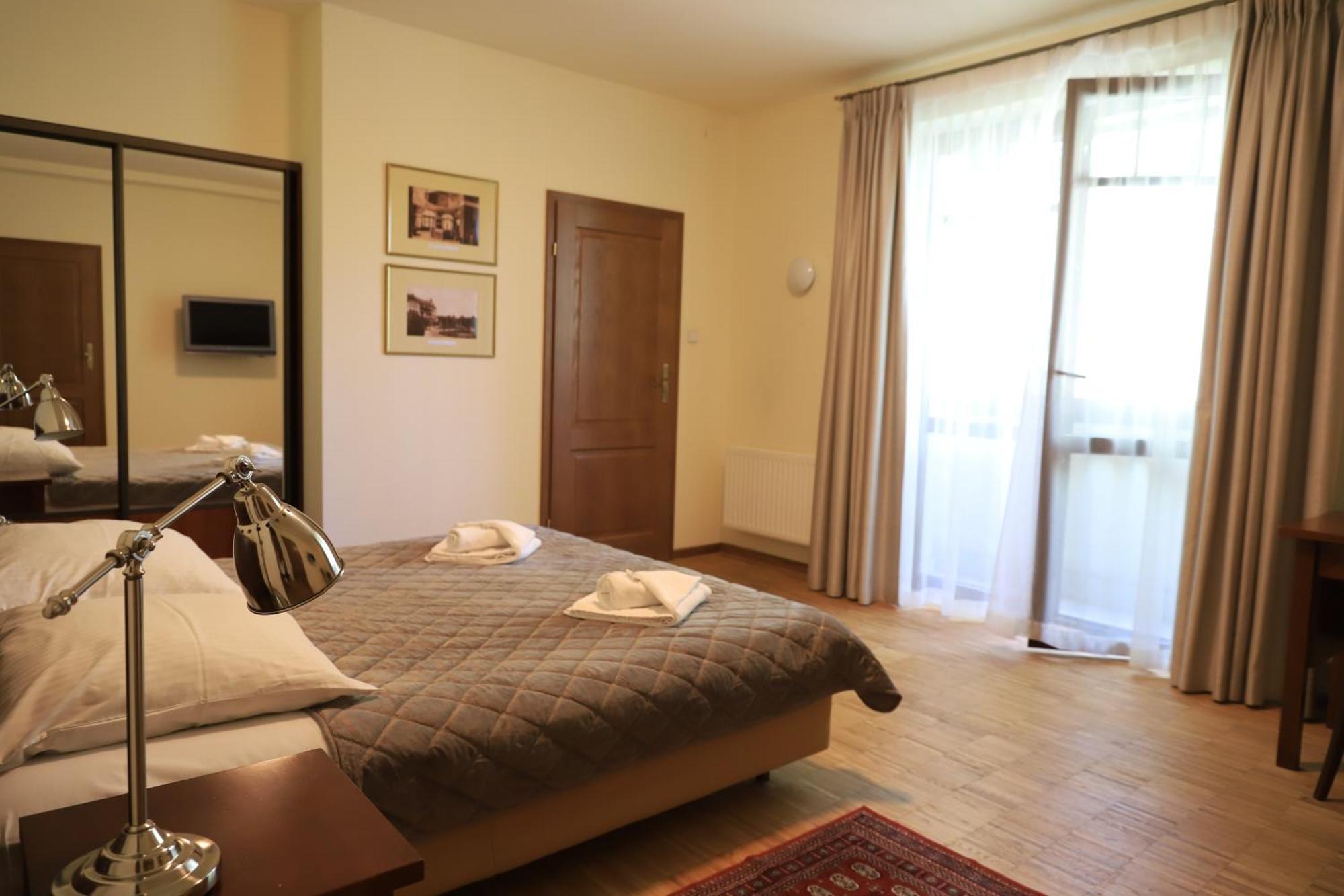 Jasny Dwor Hotell Polanica-Zdrój Exteriör bild
